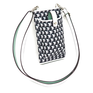 E01<br>Cubeシリーズ<br>スマートフォンポシェット