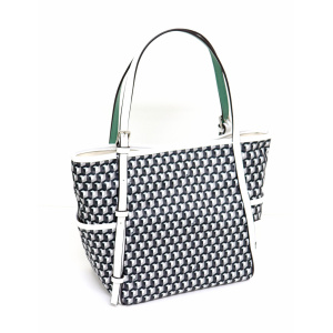 E03<br>Cubeシリーズ<br>ベルトハンドルトートバッグ