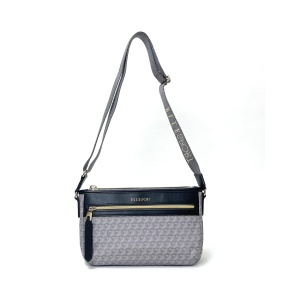 E10<br>ウォレット機能付き<br>ショルダーバッグ