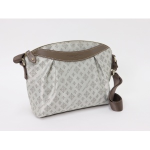 8016 軽量・はっ水 ショルダーバッグ